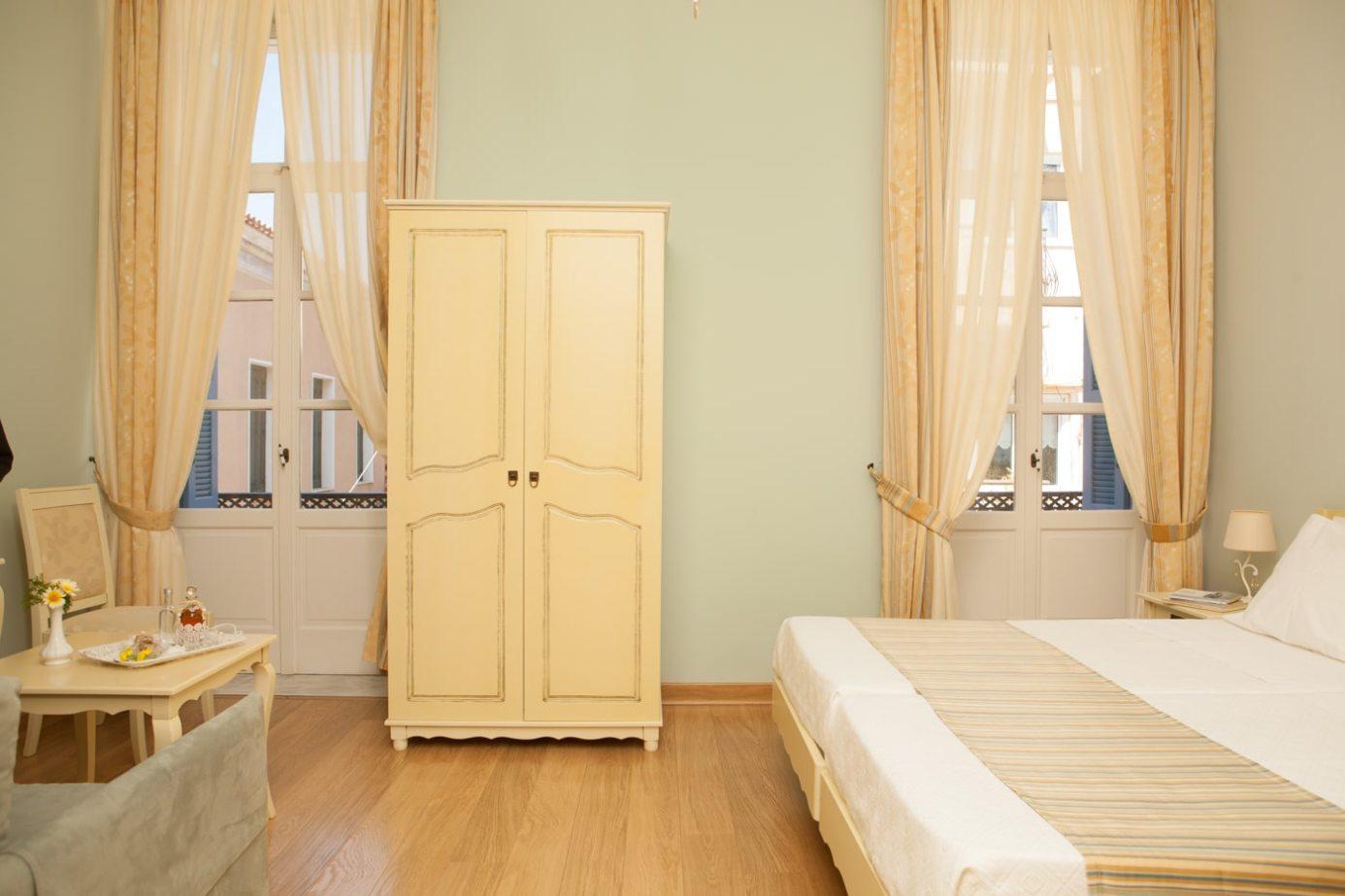 Egli Hotel Ándros Екстериор снимка