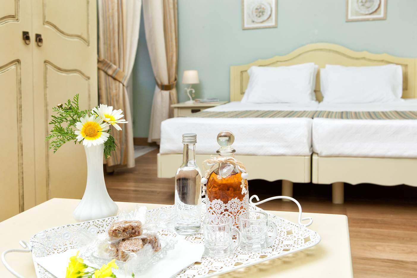 Egli Hotel Ándros Екстериор снимка