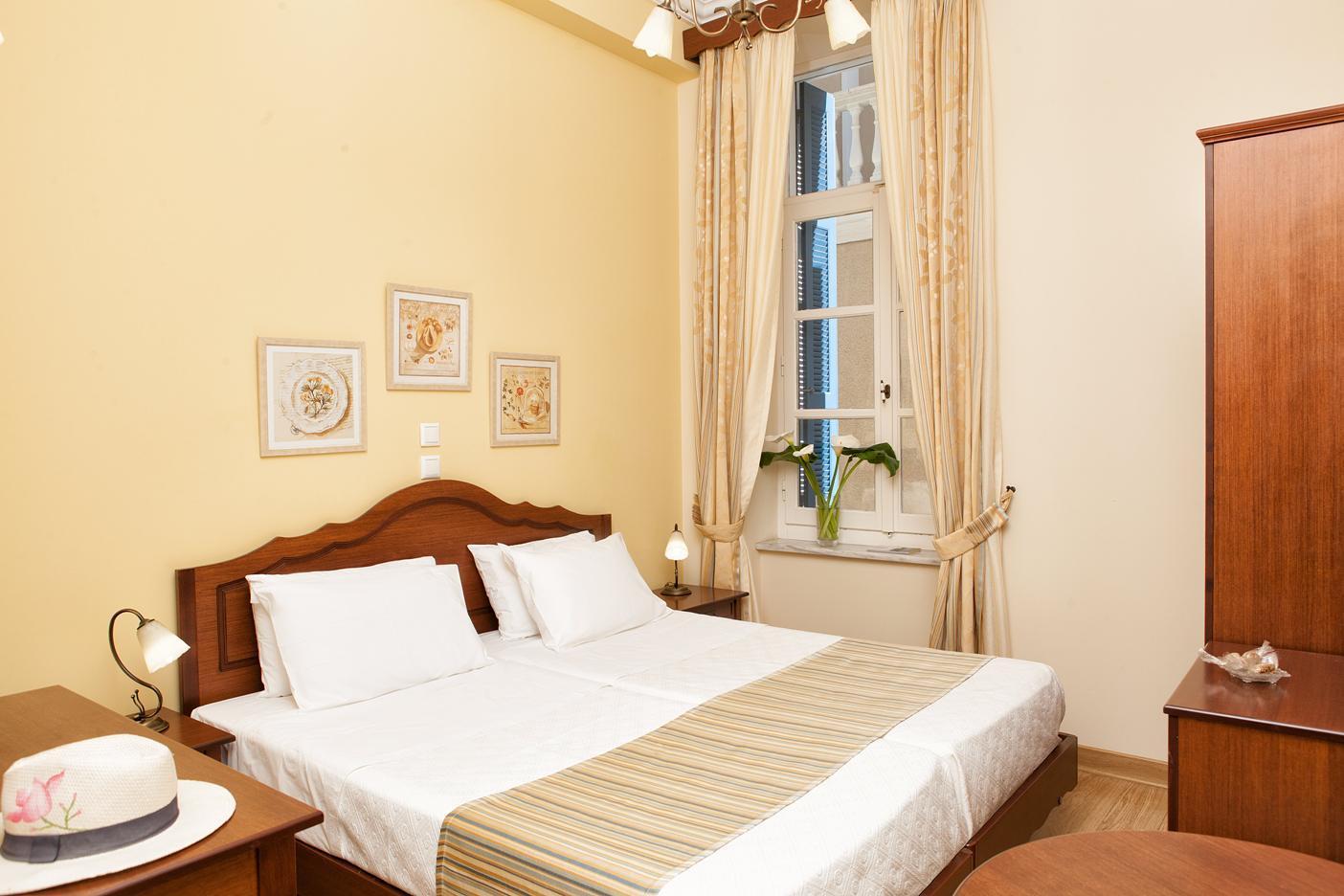Egli Hotel Ándros Екстериор снимка