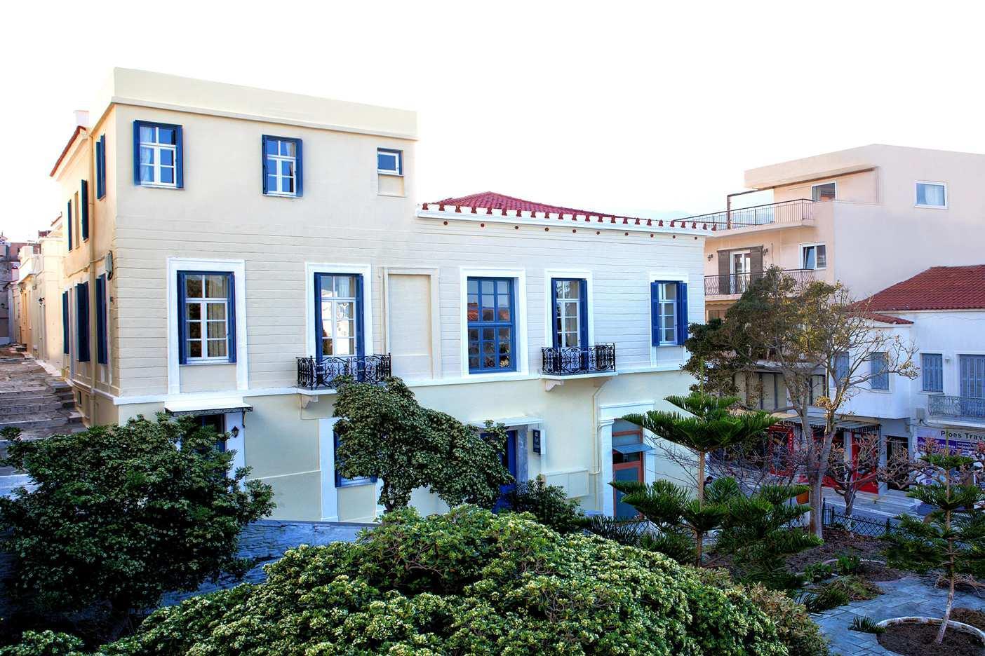 Egli Hotel Ándros Екстериор снимка