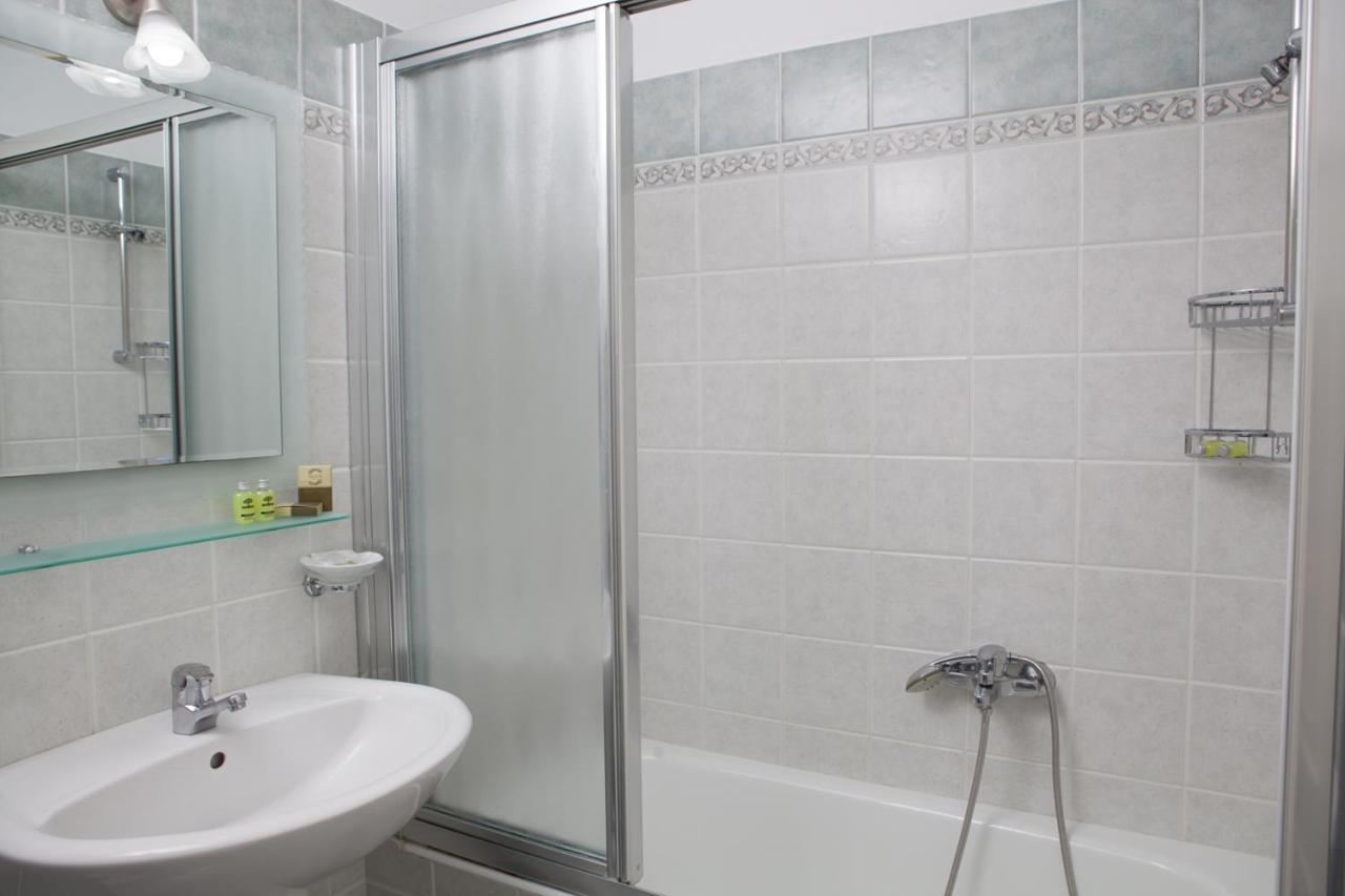 Egli Hotel Ándros Екстериор снимка